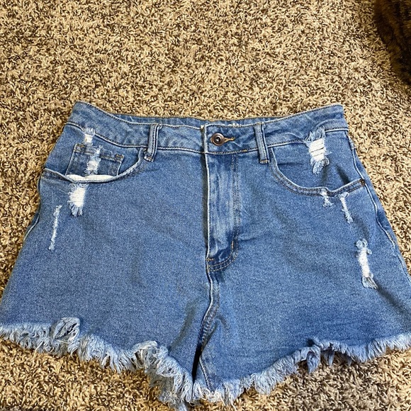Rewash Pants - distressed denim shorts
